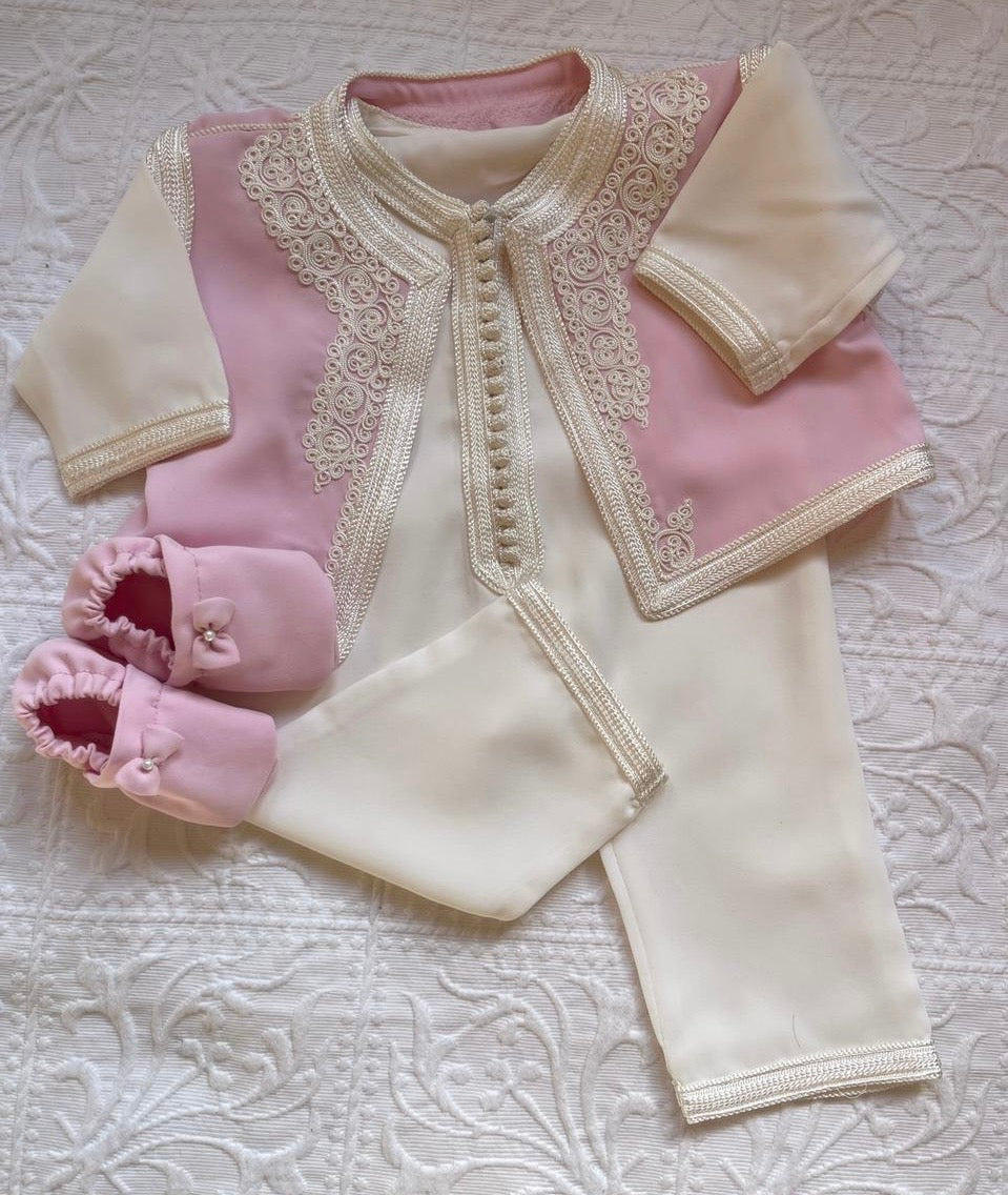Grenouillère à gilet baby pink + chaussons