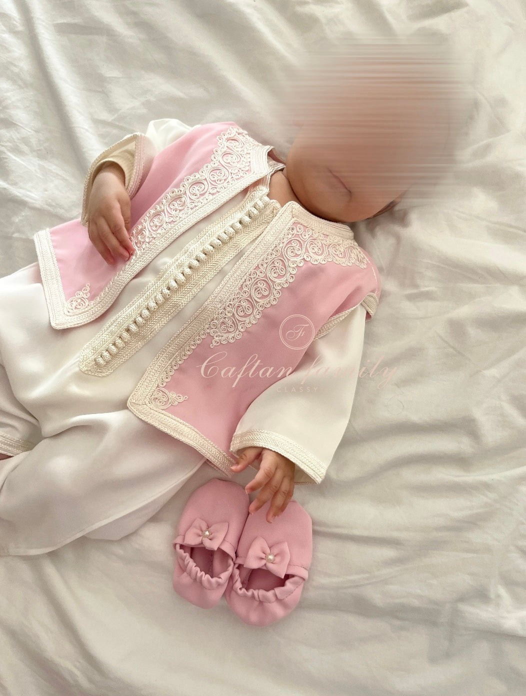 Grenouillère à gilet baby pink + chaussons