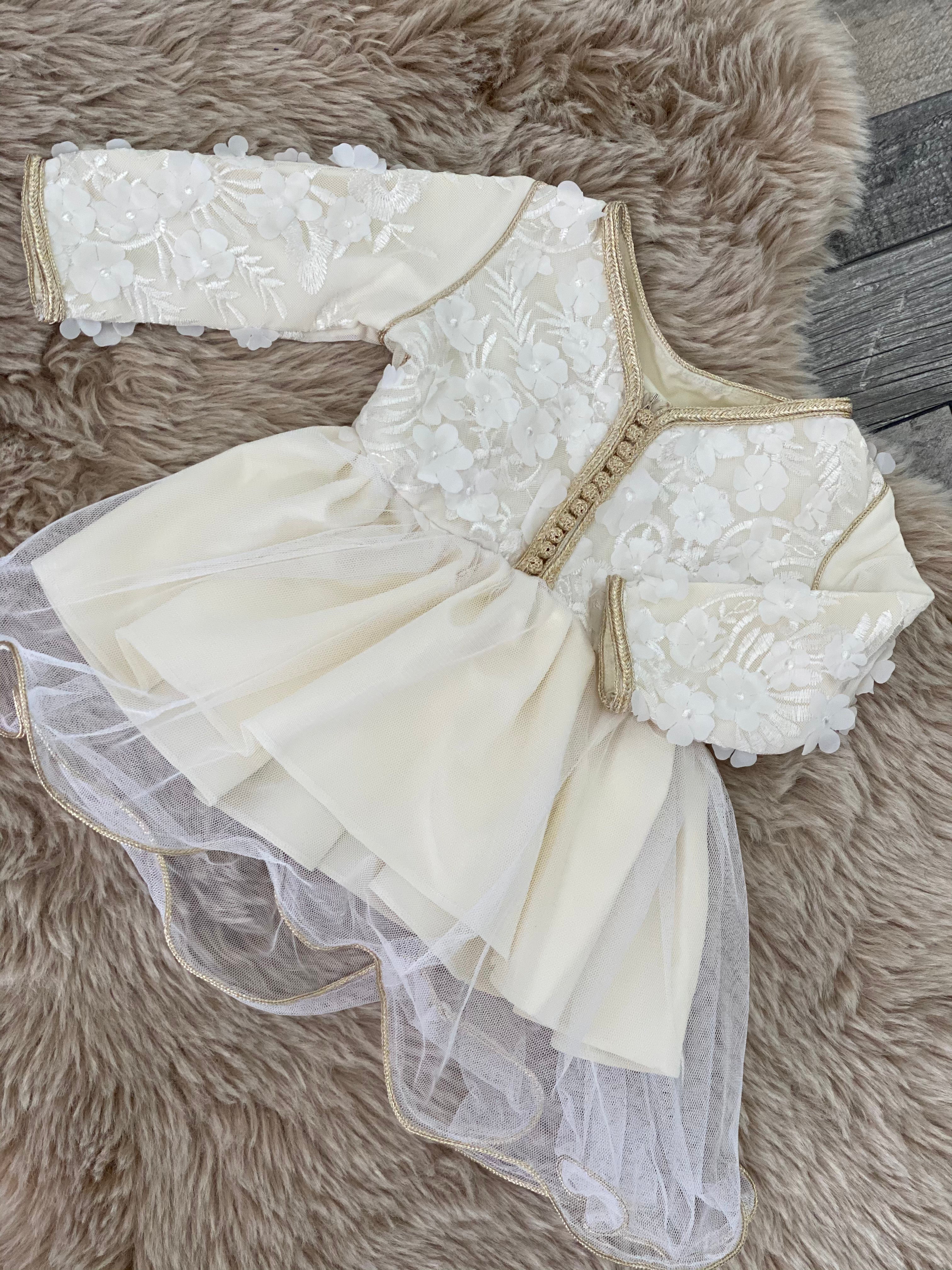 Robe à dentelle fleurie Amira
